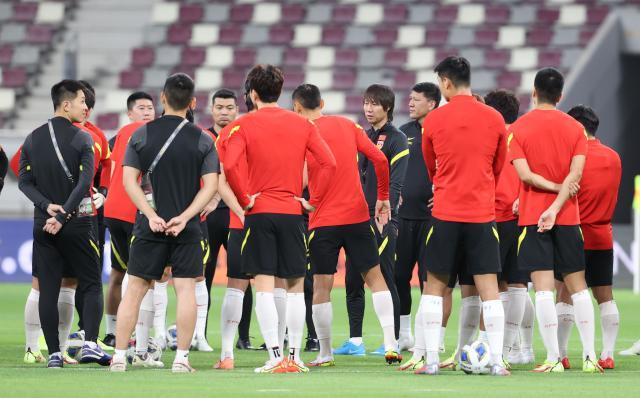 乐鱼在线（中国）-【国足前瞻】铁家军切勿投鼠忌器 没资格对比98胜日