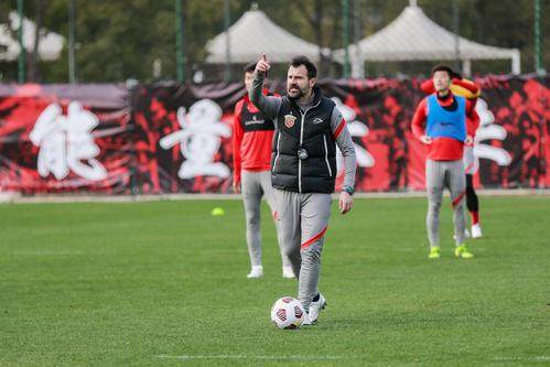 乐鱼在线(中国)-教学赛战罢不到24小时火速开练 莱科初定海港框架