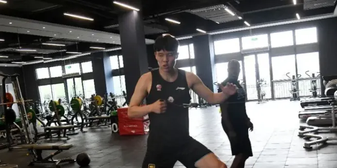 乐鱼在线-杨瀚森：会抓紧时间调整状态，为国家队取得好成绩尽一份力
